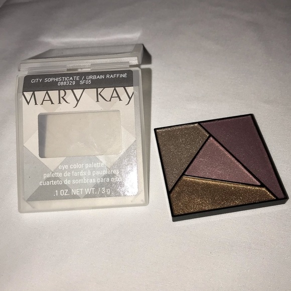 🌙 💥VERY RARE💥 NIB Mary Kay CITY SOPHISTICATE eye color Quad Pallet - Picture 2 of 3